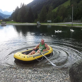 Wohnmobilstellplatz: Wasservergnügen - Camping am See Gut Lindlerhof, mit Ferienhäuser und Almhütten