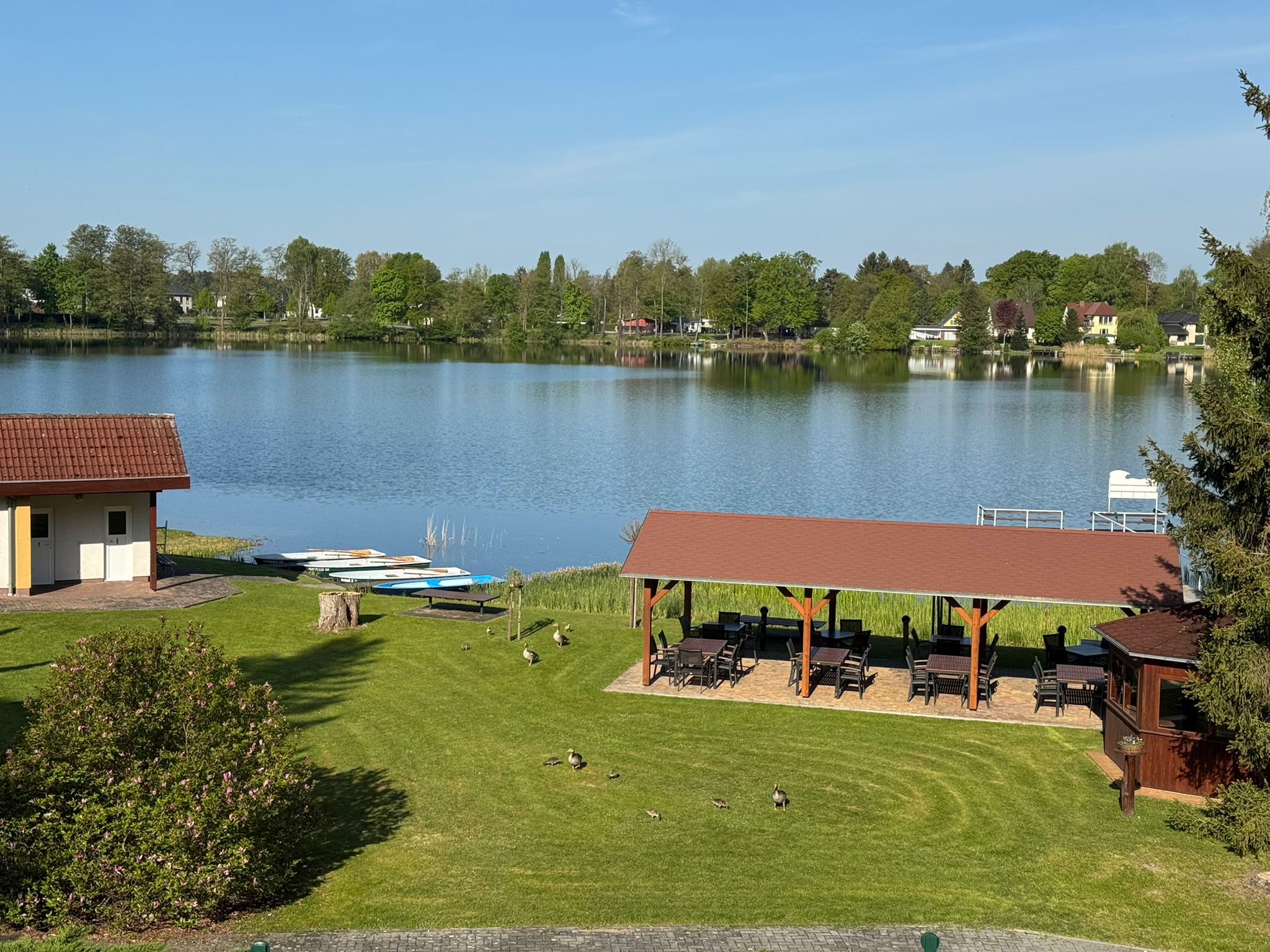 Area sosta per camper - Eisenhüttenstadt - Ausblick vom Hotel - Stellplatz am Katharinensee