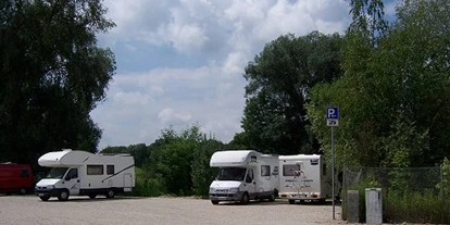 Place de parking pour camping-car - Frischwasserversorgung - Mönchsdeggingen - Stellplatz Rain