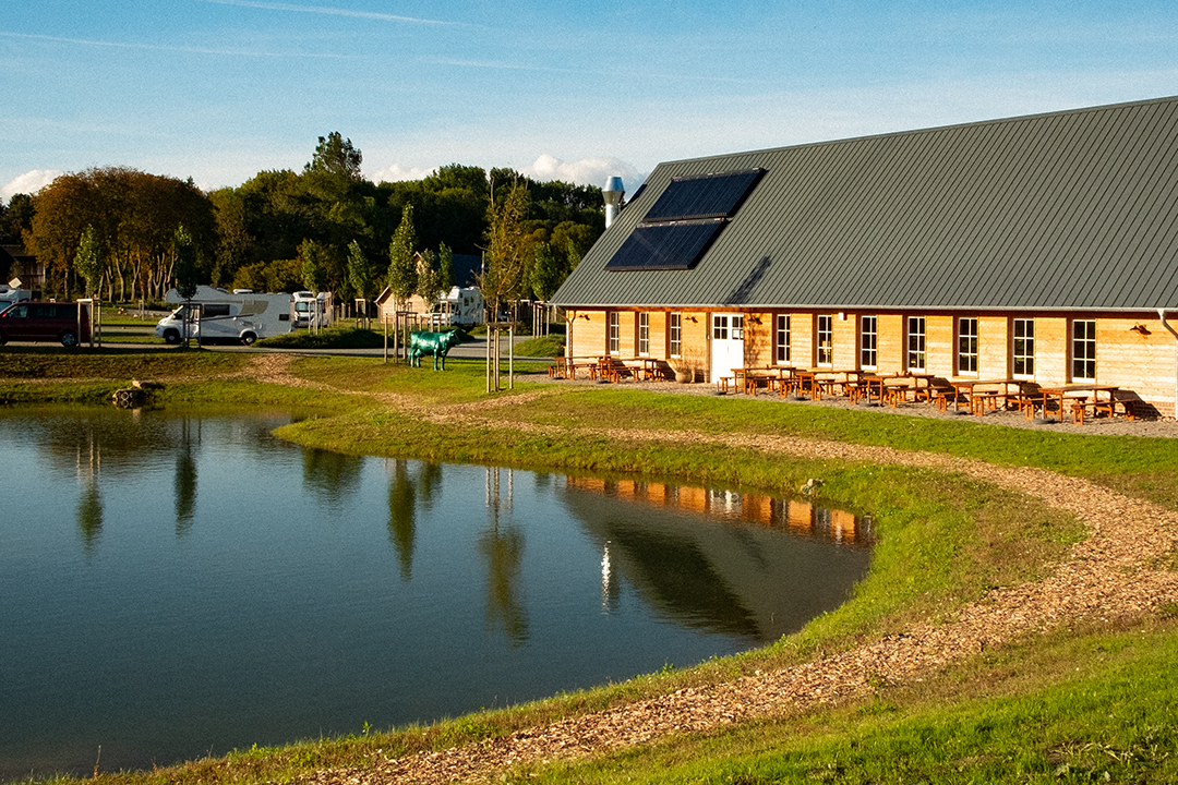 Place de parking pour camping-car - Art des Stellplatz: eigenständiger Stellplatz - Gut Damp Dorotheenpark