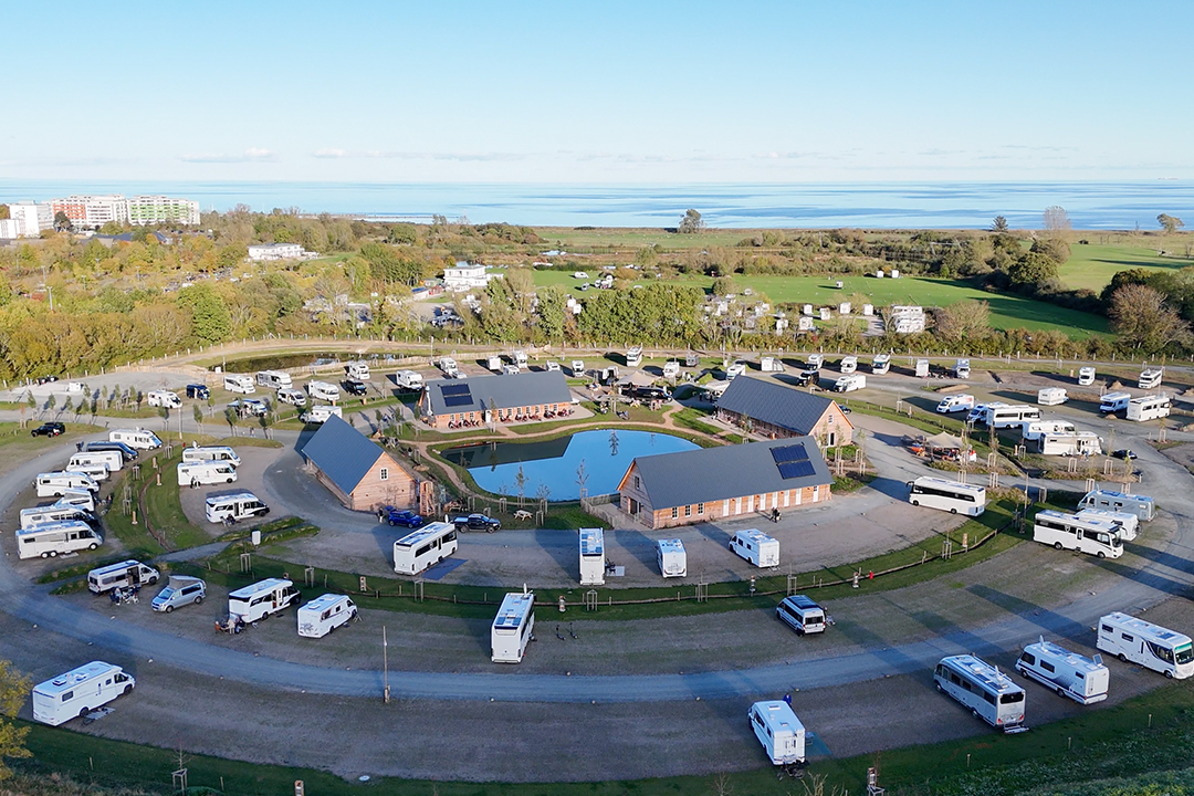 Place de parking pour camping-car - Art des Stellplatz: eigenständiger Stellplatz - Gut Damp Dorotheenpark