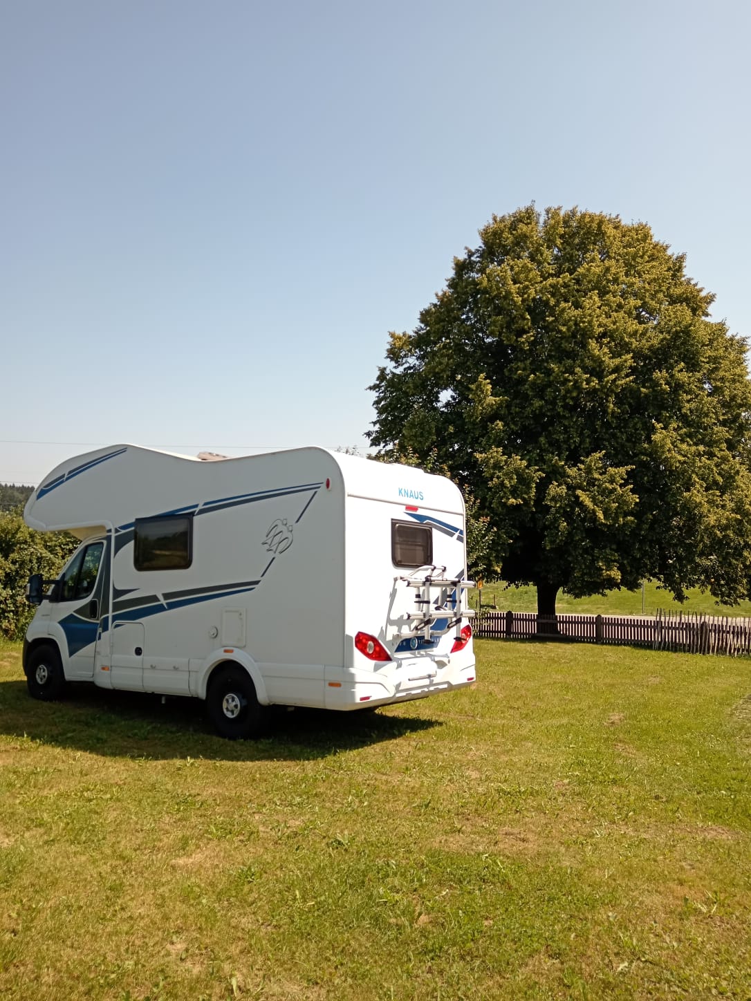Wohnmobilstellplatz: Wohnmobile auf Stellplatz - Wohnmobilstellplatz Am Rainbichl - infrastructure, parking spaces