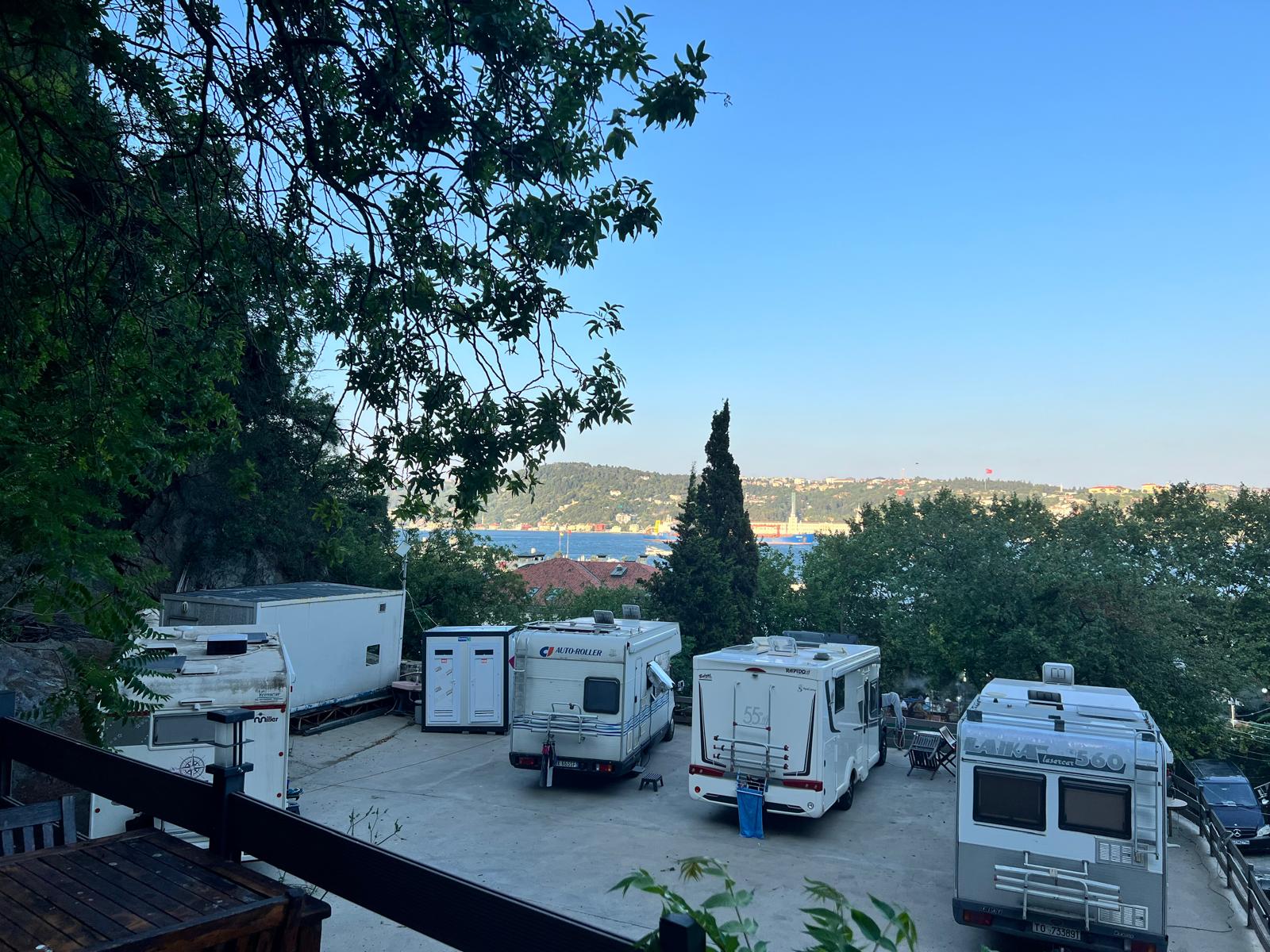 Wohnmobilstellplatz: genel - Bosphorus Caravan Park Kuruçeşme