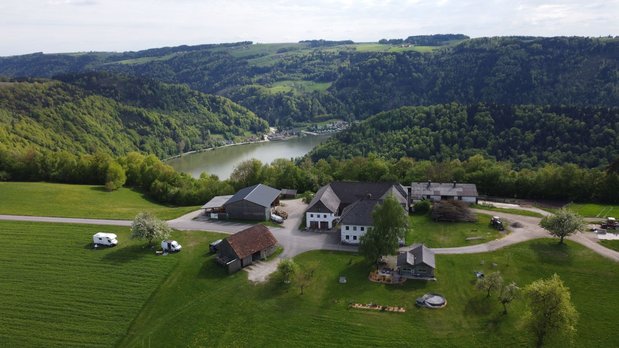 Wohnmobilstellplatz: Stellplatz bei uns - Naturwunder Stellplatz oberhalb der Donauschlinge 
