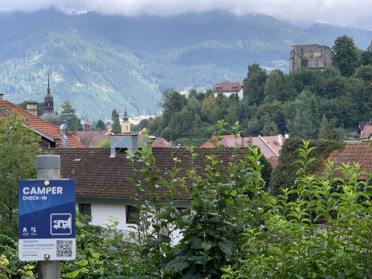 Reisemobilstellplatz - Restaurant - Kärnten - CheckIn Infotafel - Am Panorama Deck in der Sackgasse