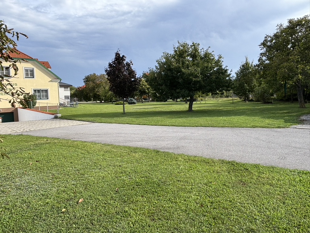 Place de parking pour camping-car - Rust (Rust) - Haus und Garten  - Stellplatz Kreuzweingärten