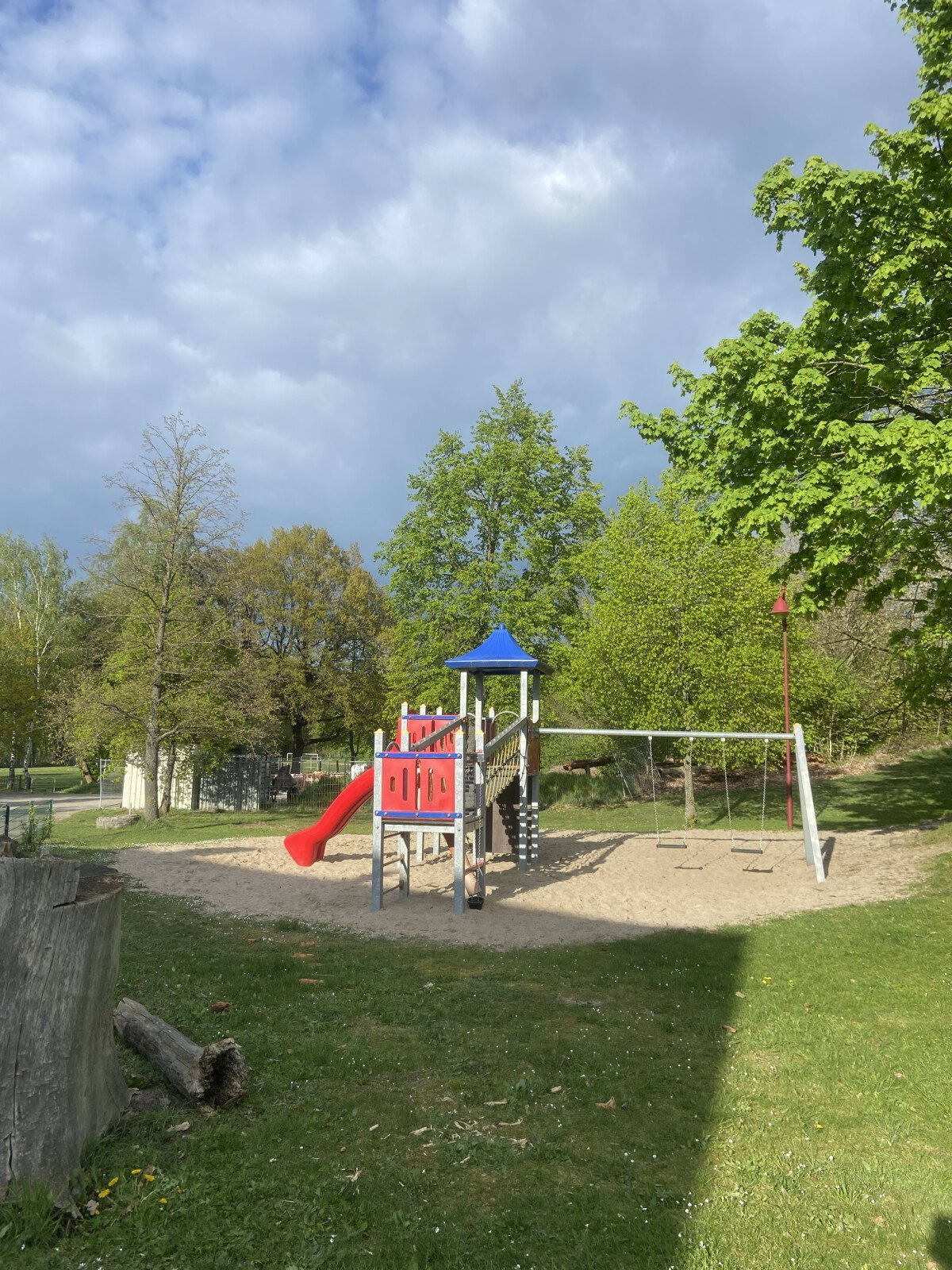 Wohnmobilstellplatz: Spielplatz direkt neben dem Grundstück angrenzend - Bauernhofromantik Dübener Heide
