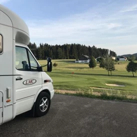 Wohnmobilstellplatz: 5 Stellplätze direkt neben dem Golfplatz - Golf- und Freizeitpark Böhmerwald