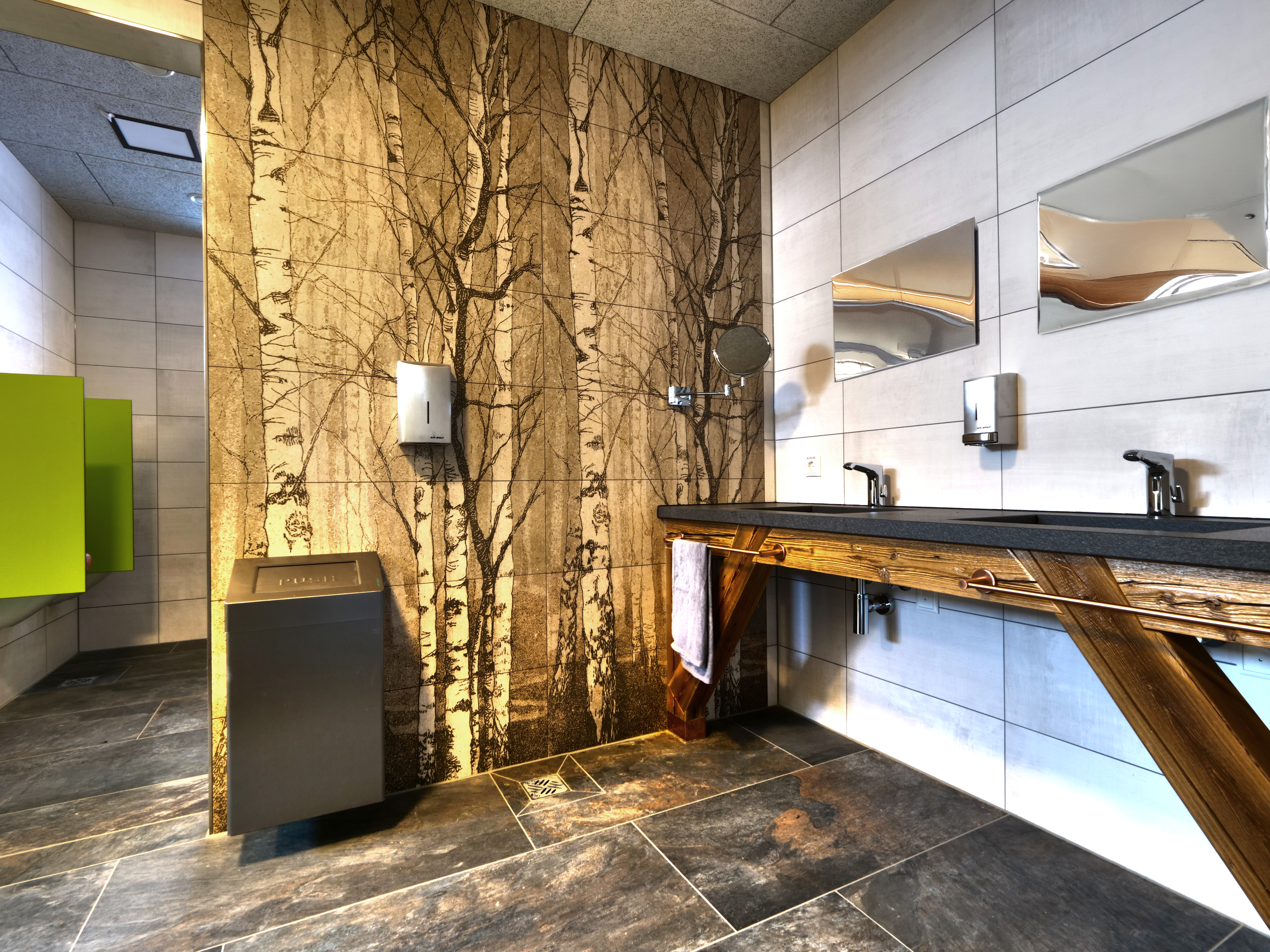 Wohnmobilstellplatz: Sanitäreinrichtung Herren - Glück Auf - Der Erlebnispark Reisemobilhafen