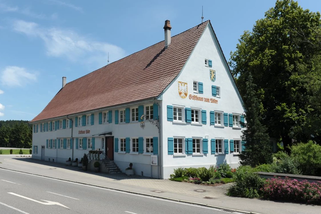 Wohnmobilstellplatz: Gasthaus Außenansicht - Hotel Gasthaus Adler