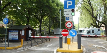 Plaza de aparcamiento para autocaravanas - Castelcerino - Porta Palio