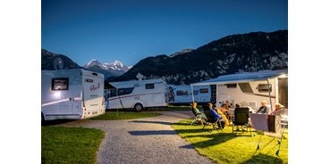 Reisemobilstellplatz - Bern - Abendstimmung mit Sicht auf Eiger und Mönch - Camping Hobby 3