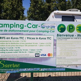 Wohnmobilstellplatz: Stellplatz Saverne - Infos an der Einfahrt - Aire de Camping Car
