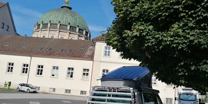 Reisemobilstellplatz - Sankt Peter (Landkreis Breisgau-Hochschwarzwald) - Stellplatz am Dom