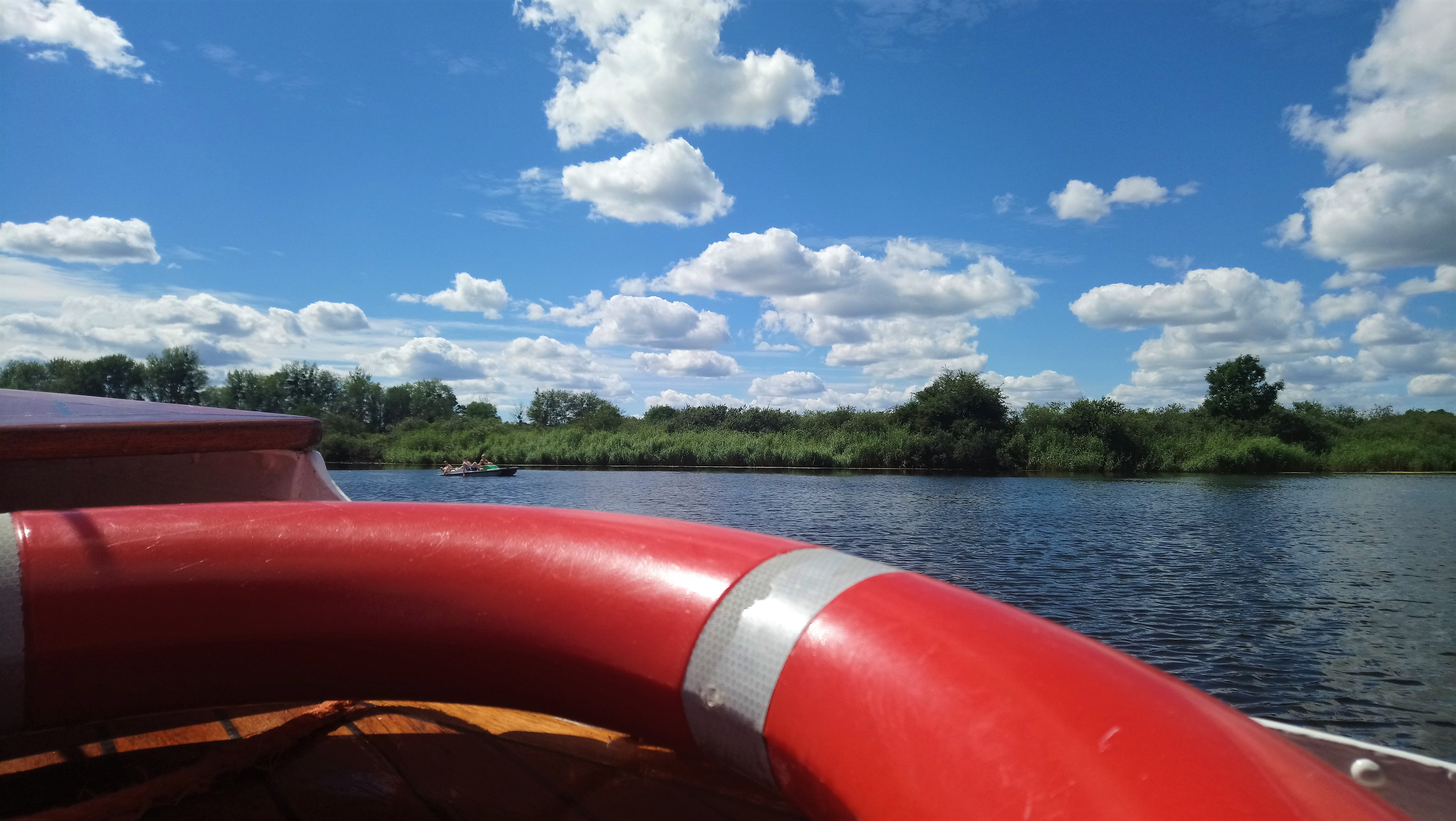 área camper - Tessin (Landkreis Rostock) - Barkasse Regulus auf dem Teterower See - Wohnmobilstellplatz Teterow