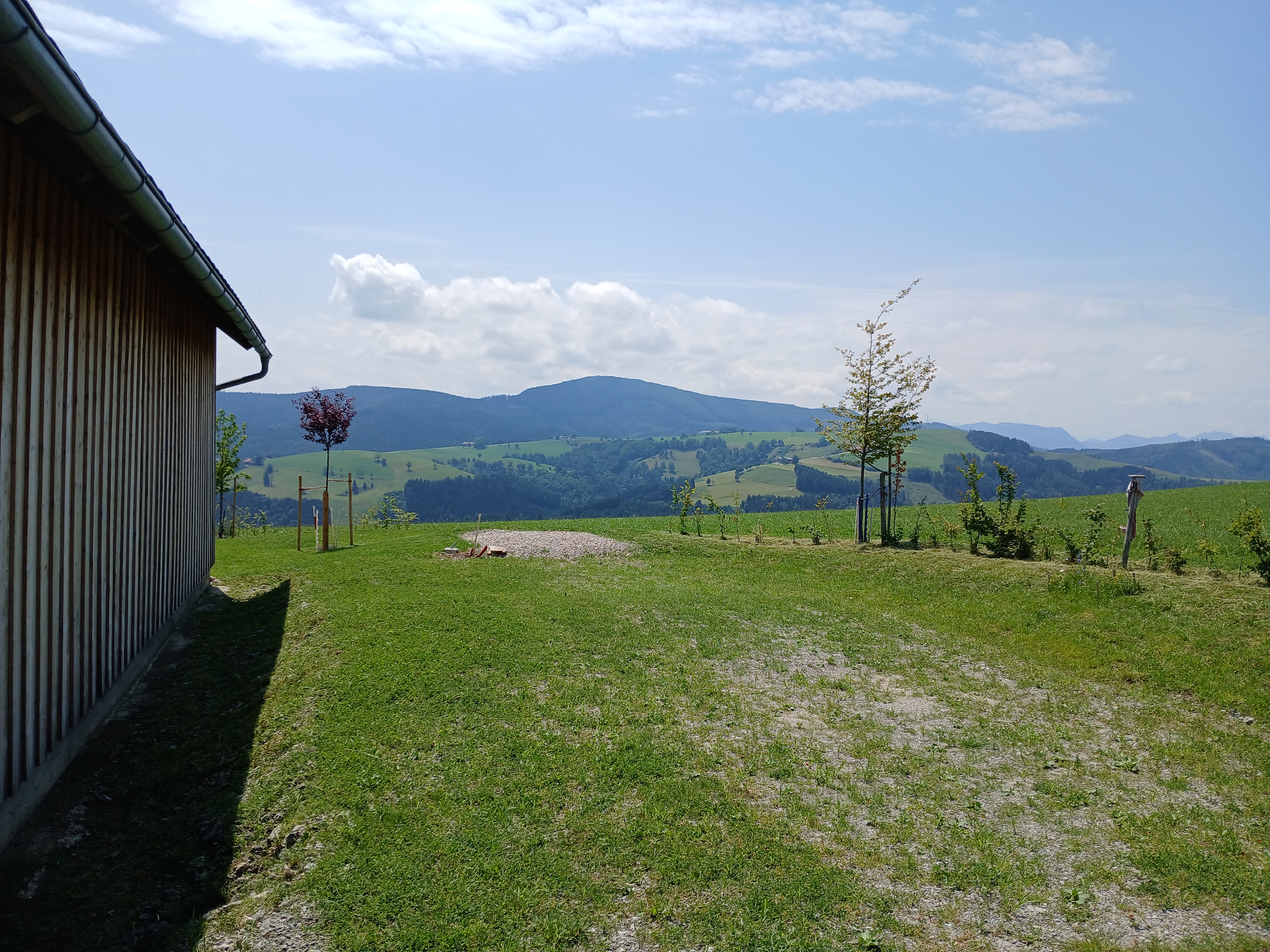 Area sosta per camper - Pyhrn Eisenwurzen - Rabenberger Hof-Stellplatz mit Blick ins Voralpenland