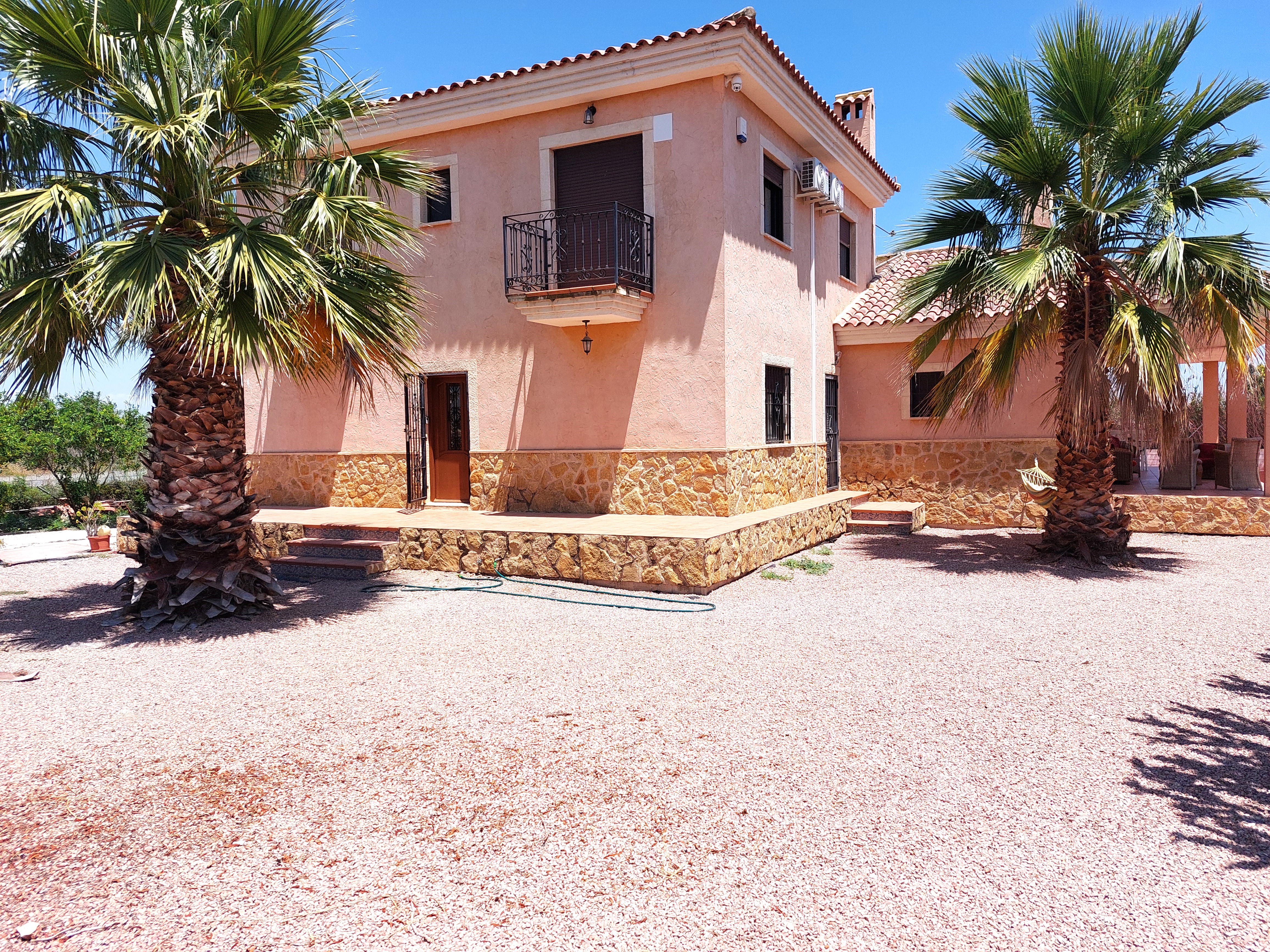 Wohnmobilstellplatz: CamperParking B&B Poolvillasolar
