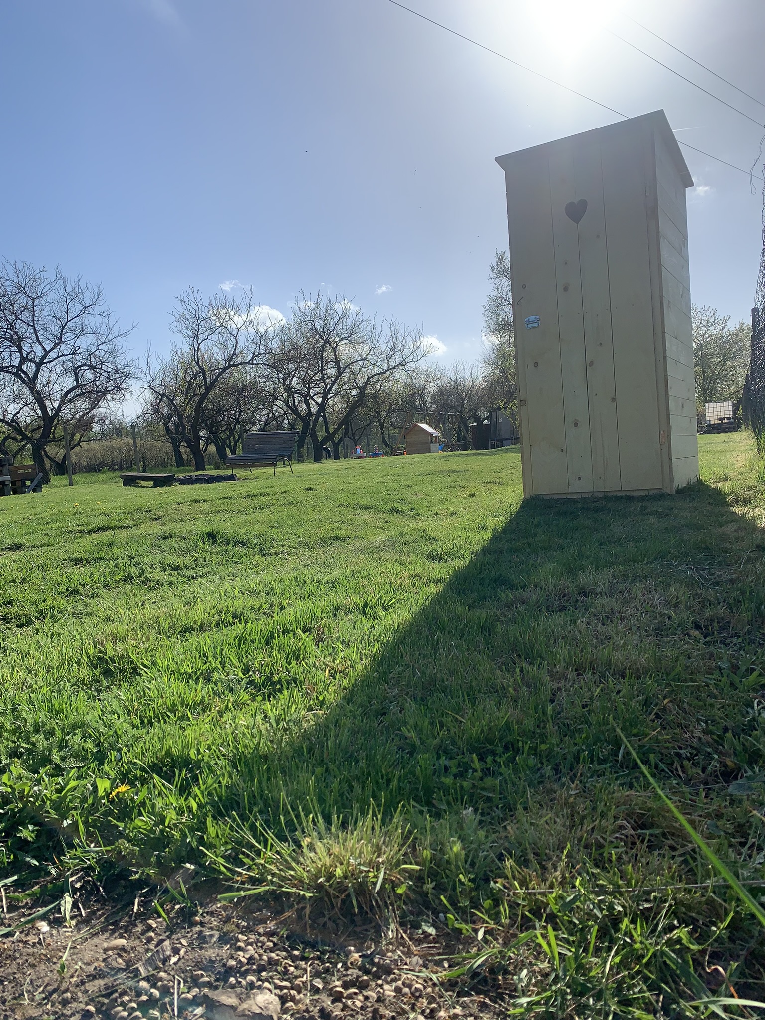 kampeerplaats voor campers - Tsjechische Republiek - suchy zachod - Zahrada u Valtic