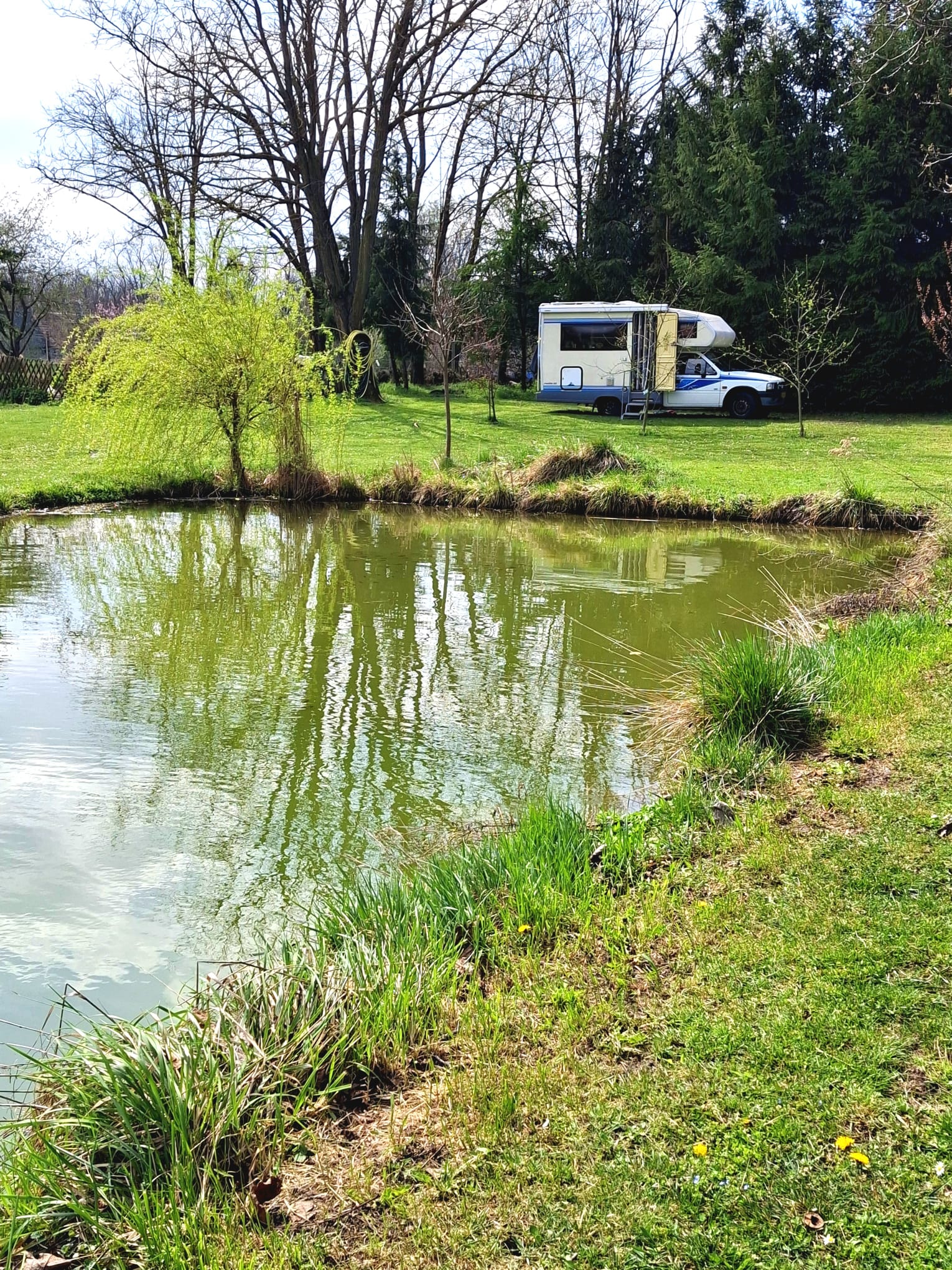 kampeerplaats voor campers - Hongarije - Camper Parking Wohnmobil Platz Garden of Eden Kajarpec Stellplatz Ungarn