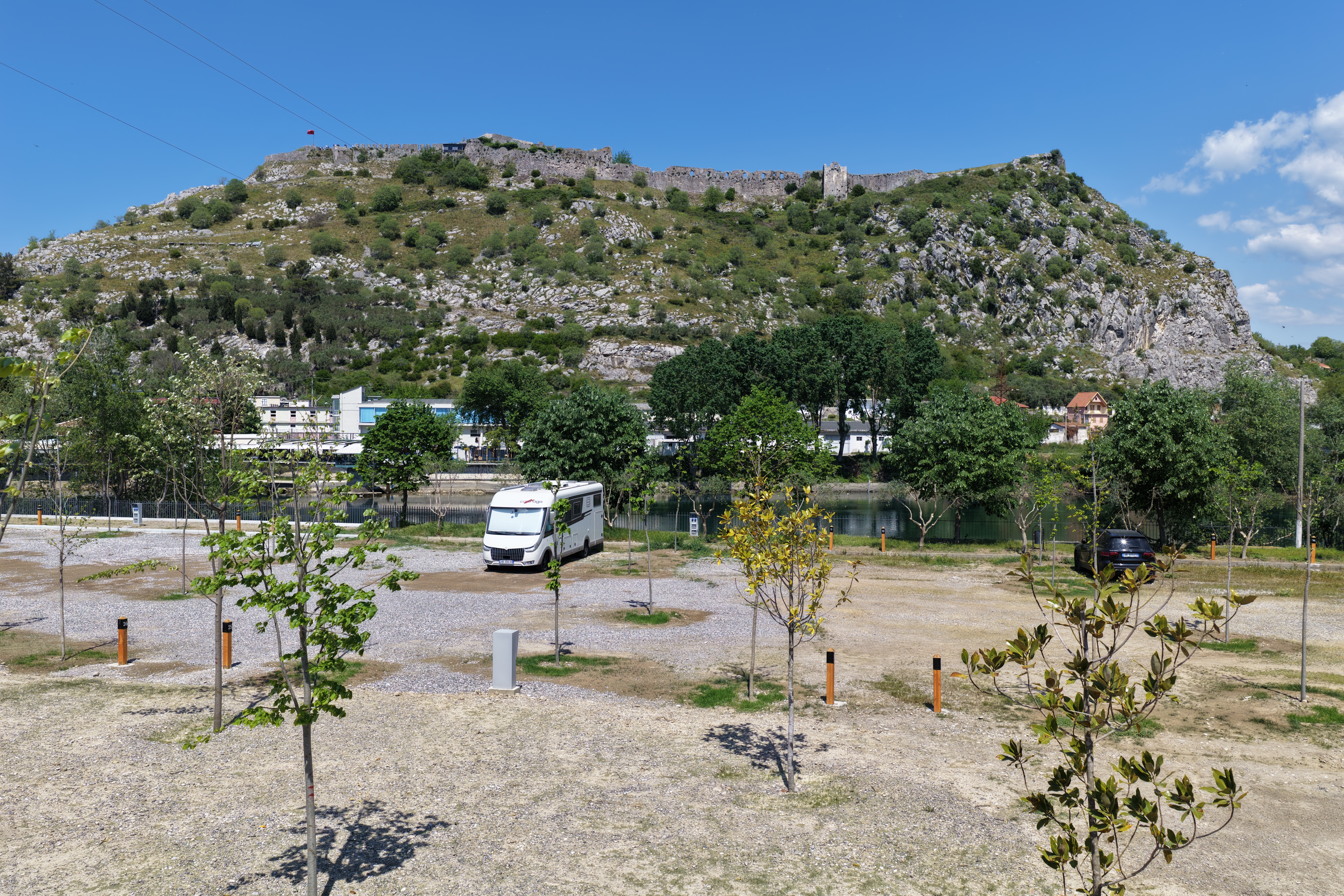 Reisemobilstellplatz - Bademöglichkeit für Hunde - Albanien - Castle View - Shkodra Castle Camping