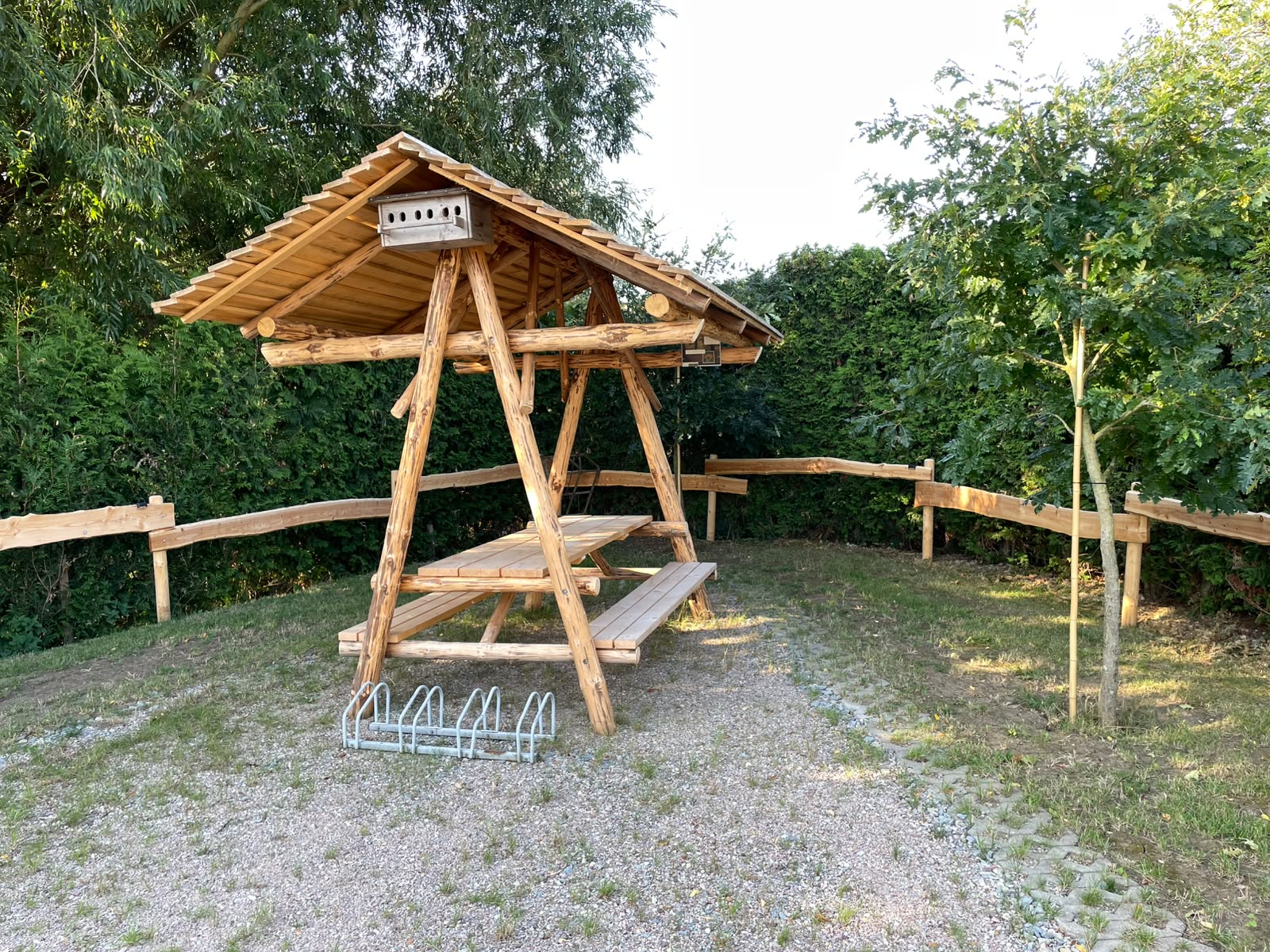 Wohnmobilstellplatz: Sitzgelegenheit auf dem Platz - Camperhaven - Ihr Camperstellplatz in Thüringen