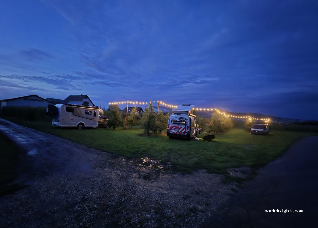 Reisemobilstellplatz - Wohnwagen erlaubt - Meckenbeuren - Elisabethenhof Stellplätze
