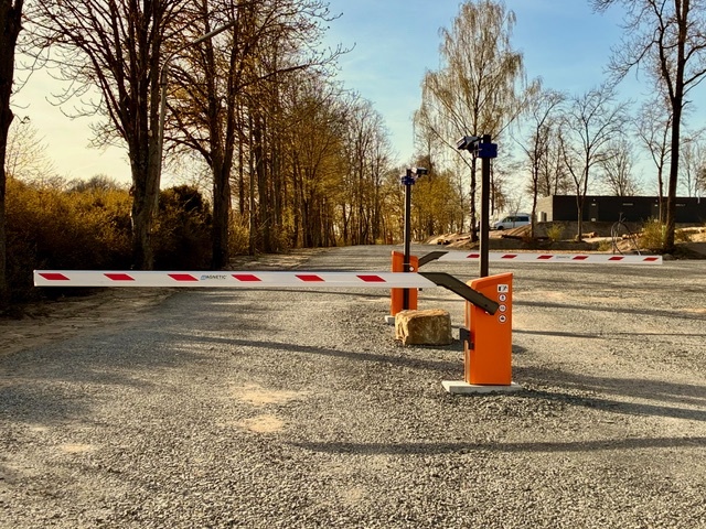 Wohnmobilstellplatz: Einfahrtsbereich - Caravan und Wohnmobilstllplatz am Dreifrankeneck Geiselwind