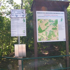 Wohnmobilstellplatz: Stromanschluss für 3 Womos und karte von den Radwegen rund um Syrau - Stellplatz an der Drachenhöhle Syrau