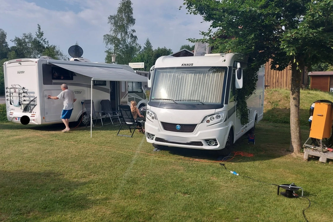 Wohnmobilstellplatz: Stellplätze am Ferienpark Birnbaumteich