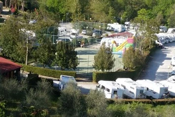 Wohnmobilstellplatz: Homepage http://areasostasantachiarasangimignano.it/ - Aero Sosta Camper SANTA CHIARA