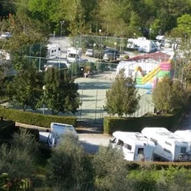 Wohnmobilstellplatz: Homepage http://areasostasantachiarasangimignano.it/ - Aero Sosta Camper SANTA CHIARA