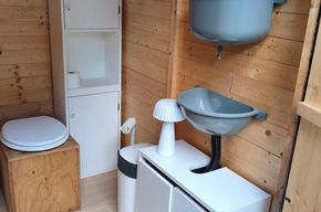 kampeerplaats voor campers - Glückstadt - Trenntoiletten sind 2 Mal vorhanden - Gartenparadies Hemdingen 