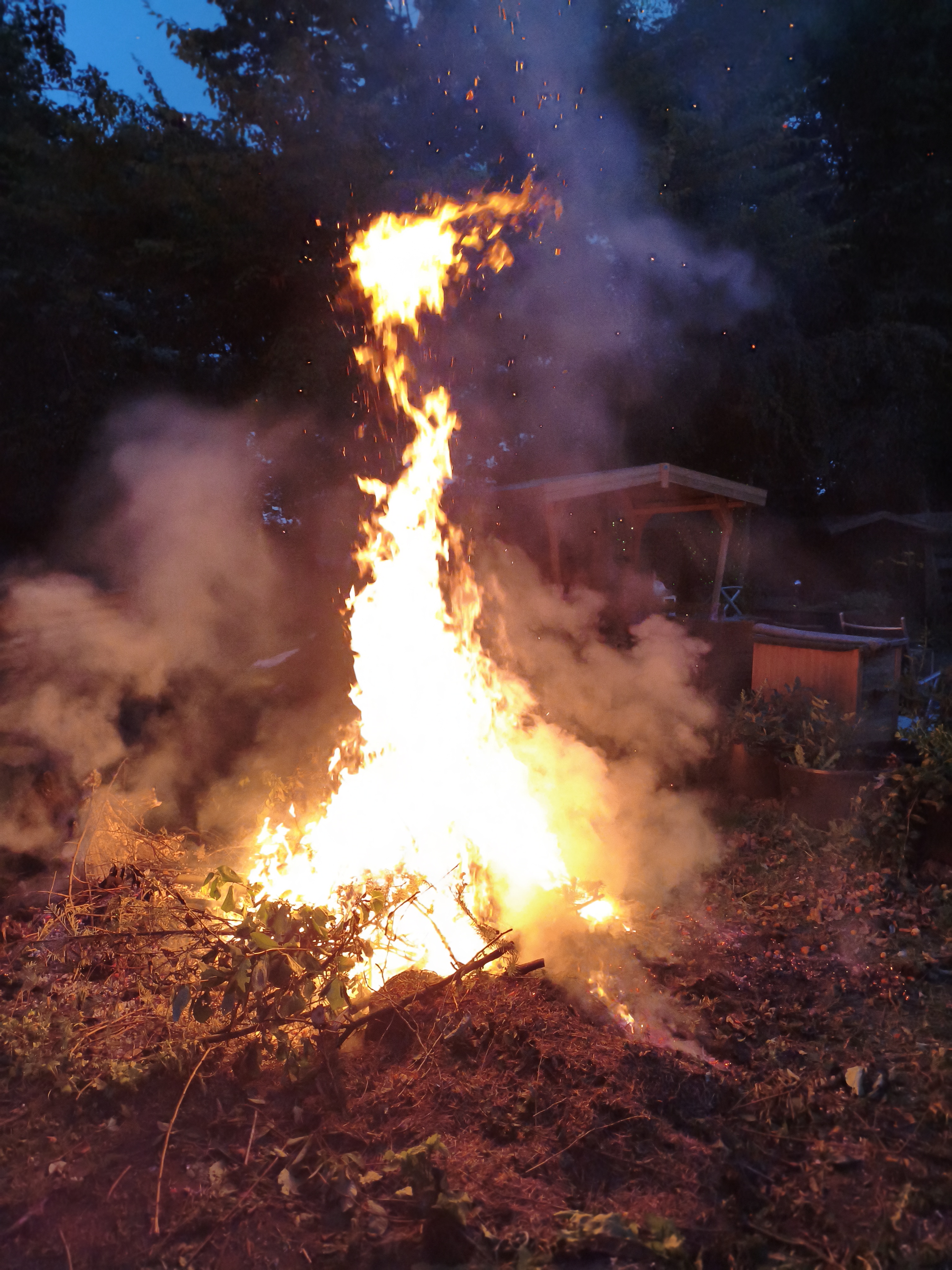kampeerplaats voor campers - Glückstadt - Lagerfeuerromantik - Gartenparadies Hemdingen 