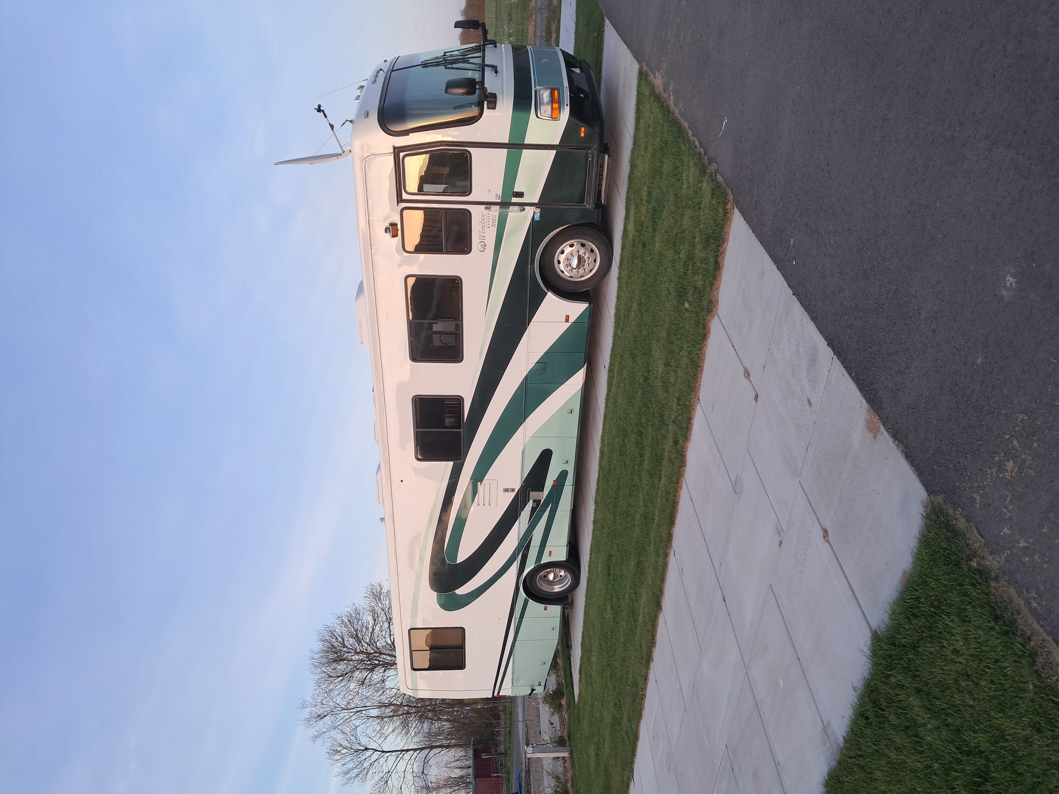 Reisemobilstellplatz - Süd Zeeland - Grote campers ook welkom - Camperplaats de Willeminahoeve