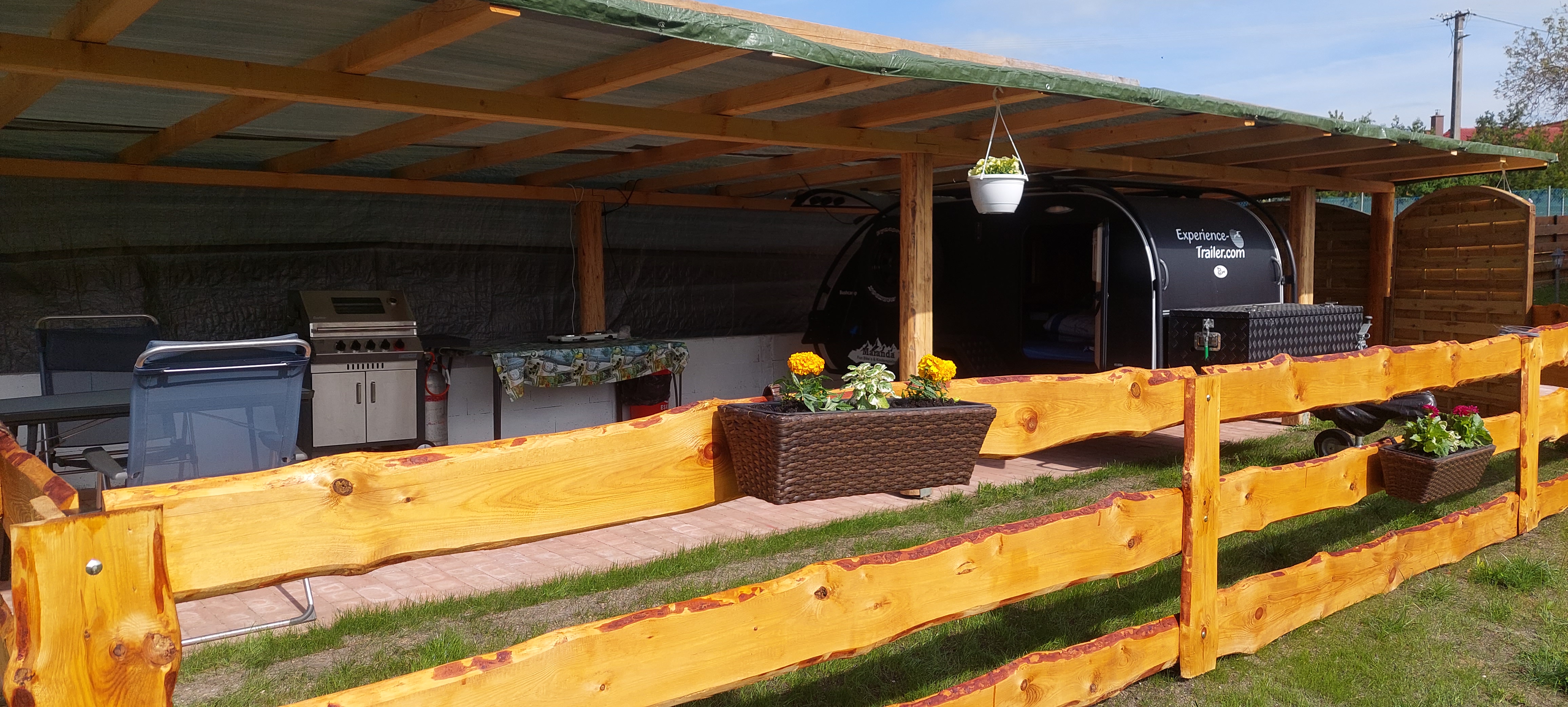 Reisemobilstellplatz: Bushcamper zu Vermieten auf dem Platz - Gästehaus Kathi CaravanStellplätze/ Zimmer/ Wohnwagen auf dem Platz zu Vermieten