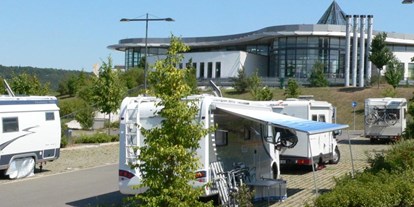 Reisemobilstellplatz - Umgebungsschwerpunkt: Therme(n) - Aura an der Saale - Wohnmobilstellplatz an der KissSalis Therme