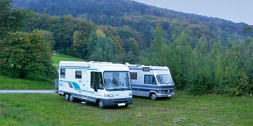 Reisemobilstellplatz - Wohnwagen erlaubt - Bodenmais - Quelle: http://www.duellhof.de - Stellplatz auf dem Düllhof