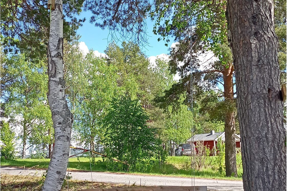 Wohnmobilstellplatz: Schaukel mit Blick auf den schönen Hemsjön - Trollforsen Camping & Cottages Services AB