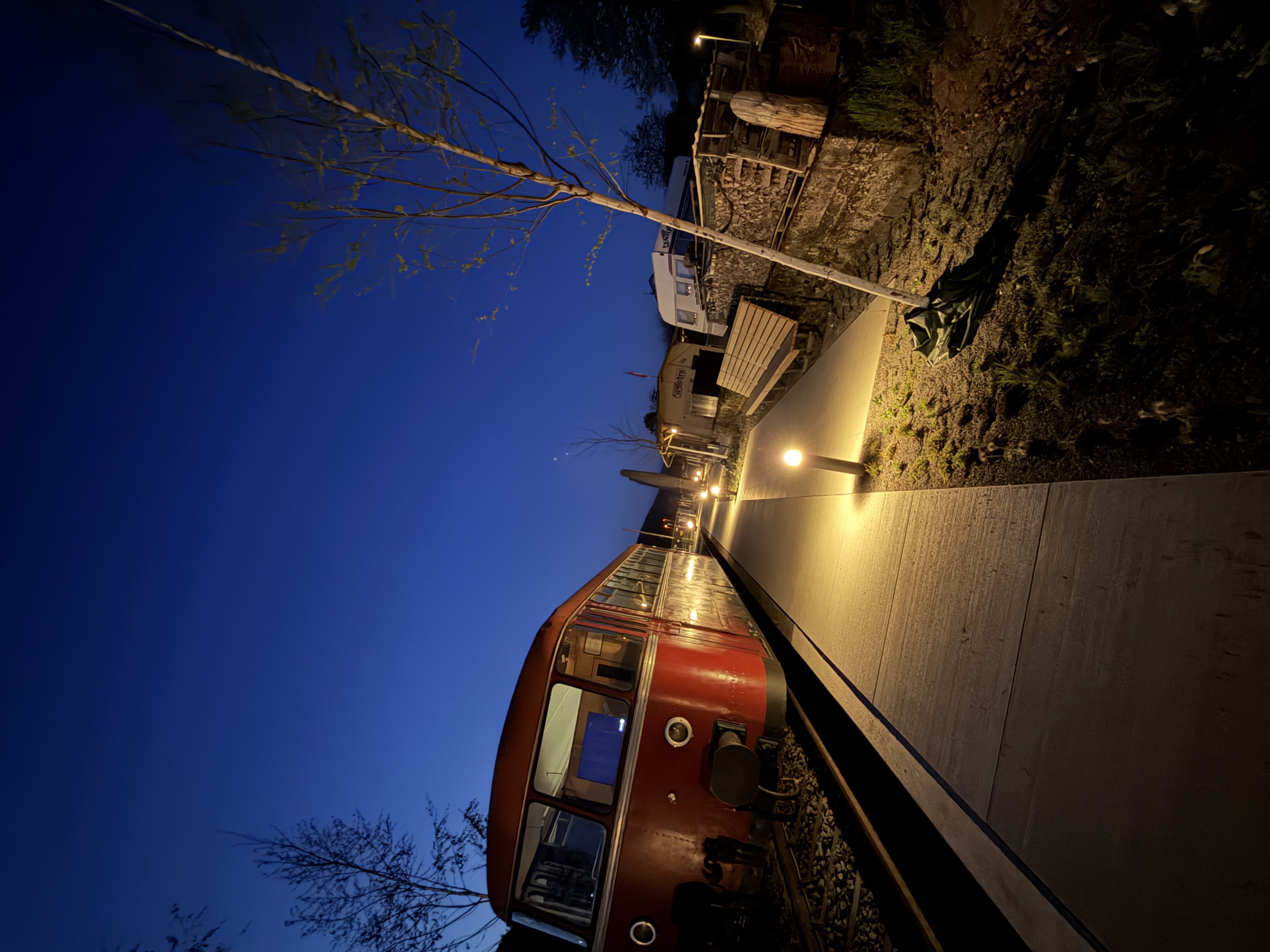 Reisemobilstellplatz: Areal bei Nacht - Gleispark Rupboden
