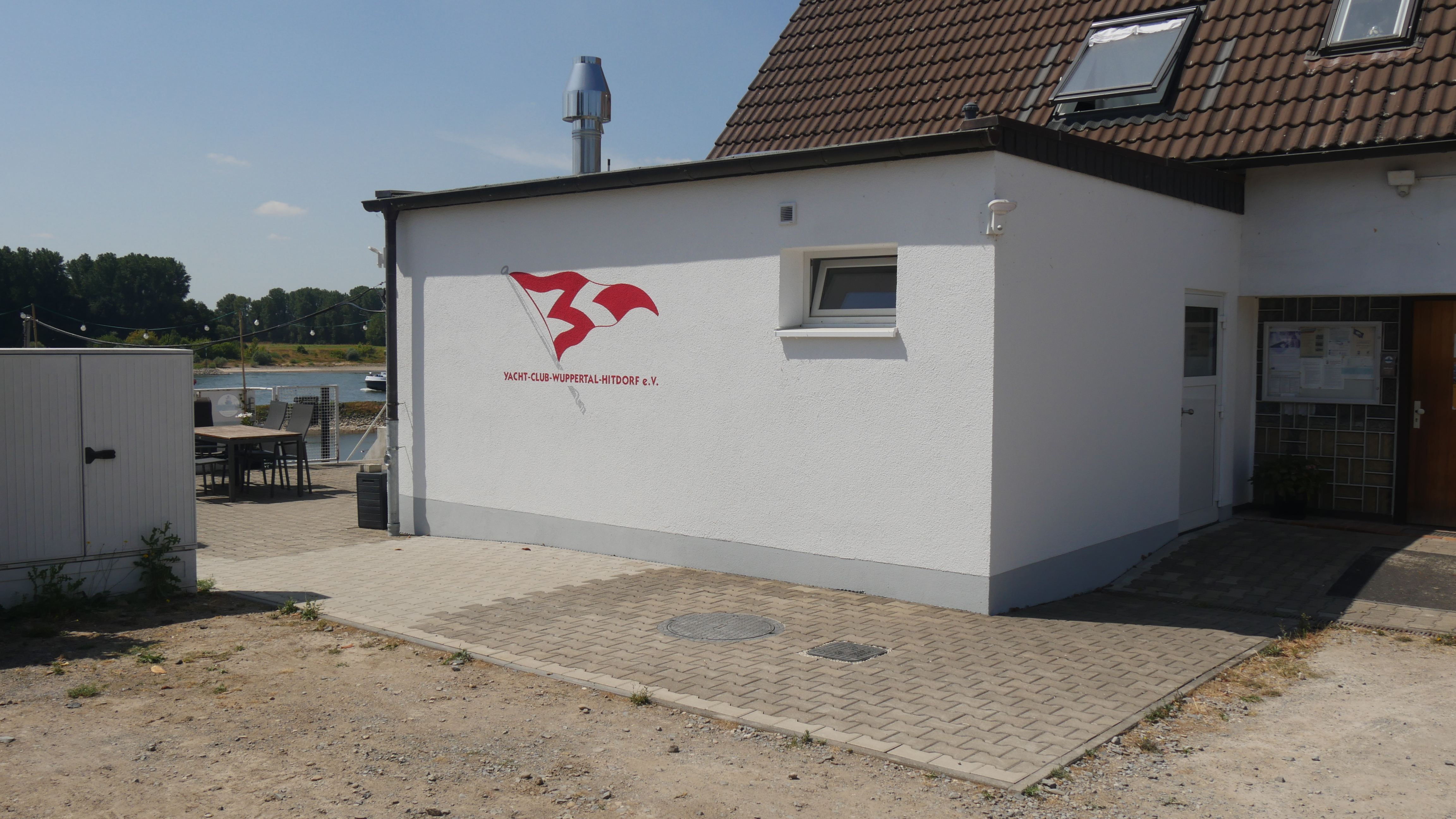 RV park - Leichlingen - Eingang zu Duschen und WC - Yachtclub Wuppertal Hitdorf e.V.