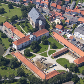 Wohnmobilstellplatz: Klosteranlage Lamspringe von oben - Wohnmobilstellplatz der Gemeinde Lamspringe