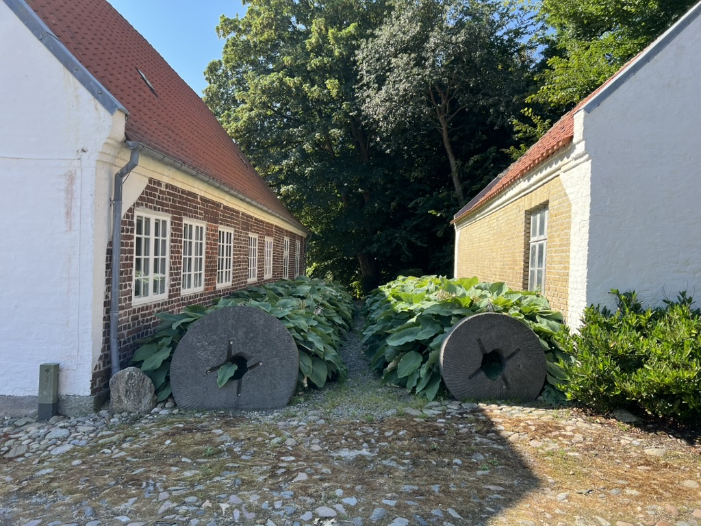 Reisemobilstellplatz: Haupthaus - Herreggården Hindsels