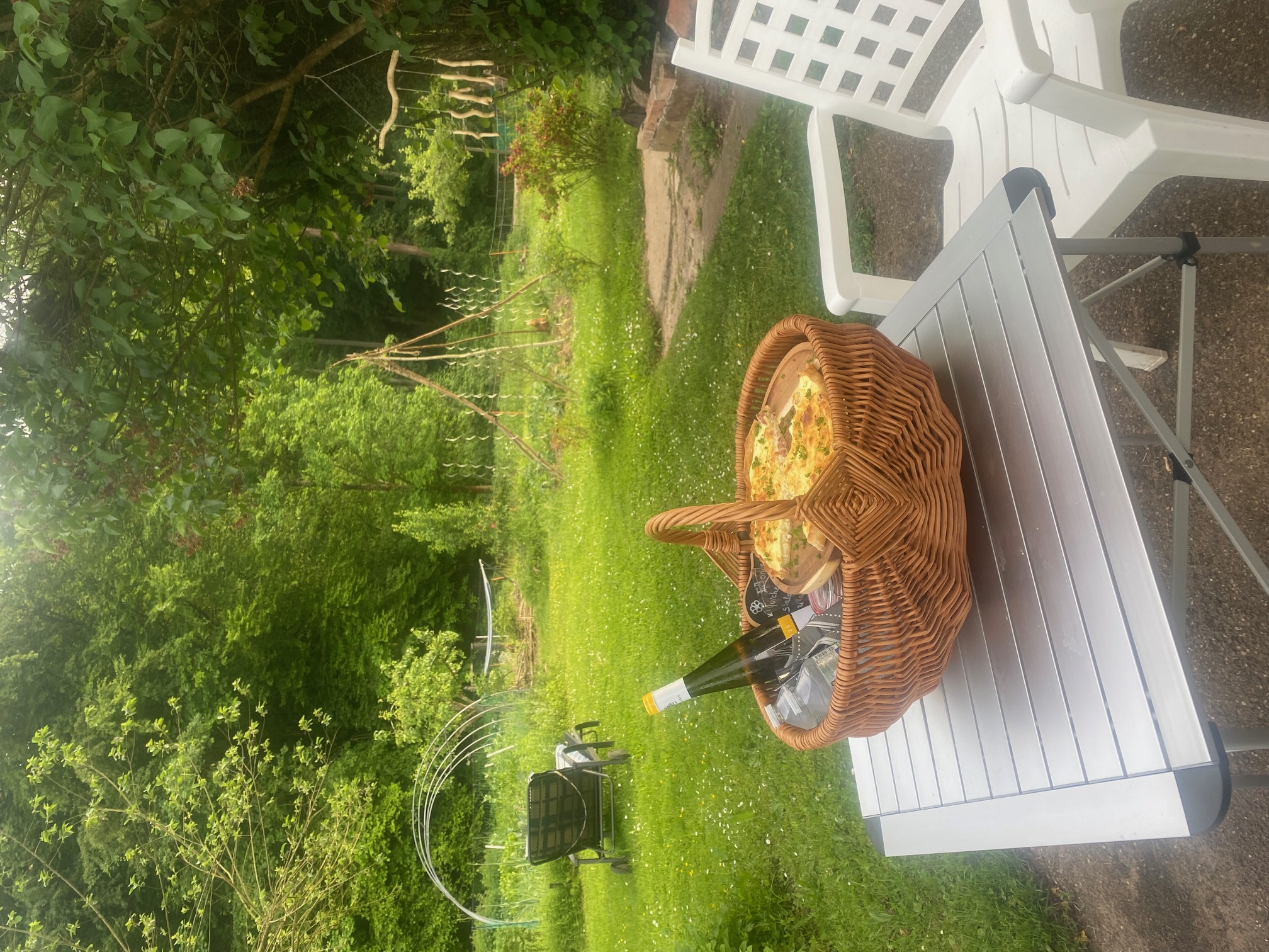 Wohnmobilstellplatz: Essenskorb - Herbarium Camping chez Claudia - Ristorazione