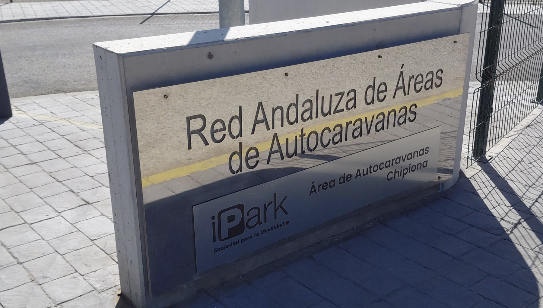 Wohnmobilstellplatz: Ipark área autocaravanas de Chipiona. Cádiz. - Ipark autocaravanas Puerto de Chipiona - area, food, infrastructure, Sanitary, Vicinity
