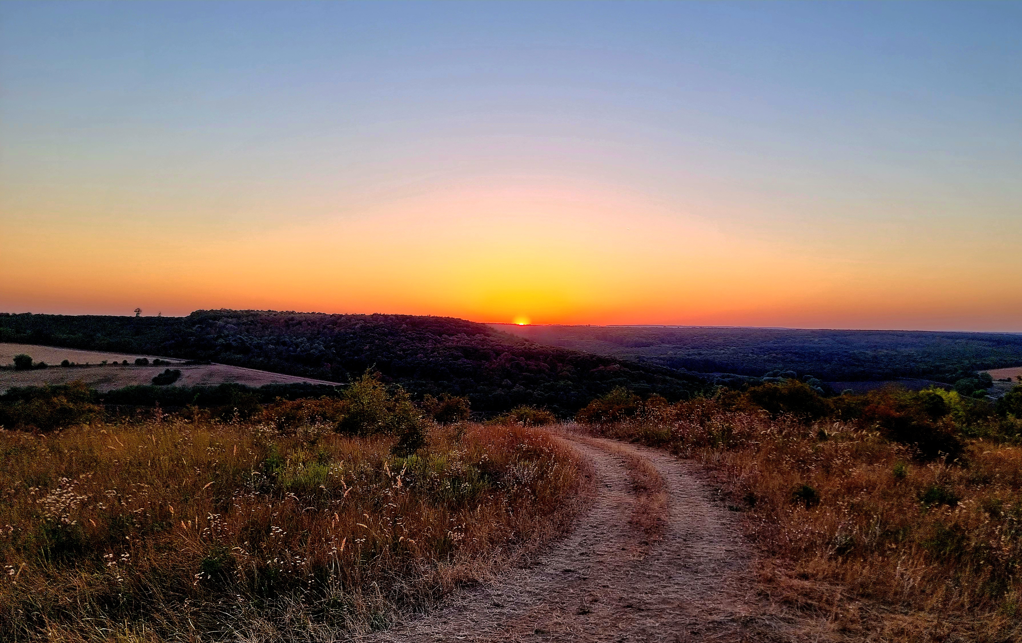 Wohnmobilstellplatz: Sonnenuntergang vom Kamm am Weinberg  - Stellplatz am kleinen Selbstversorgerhof 