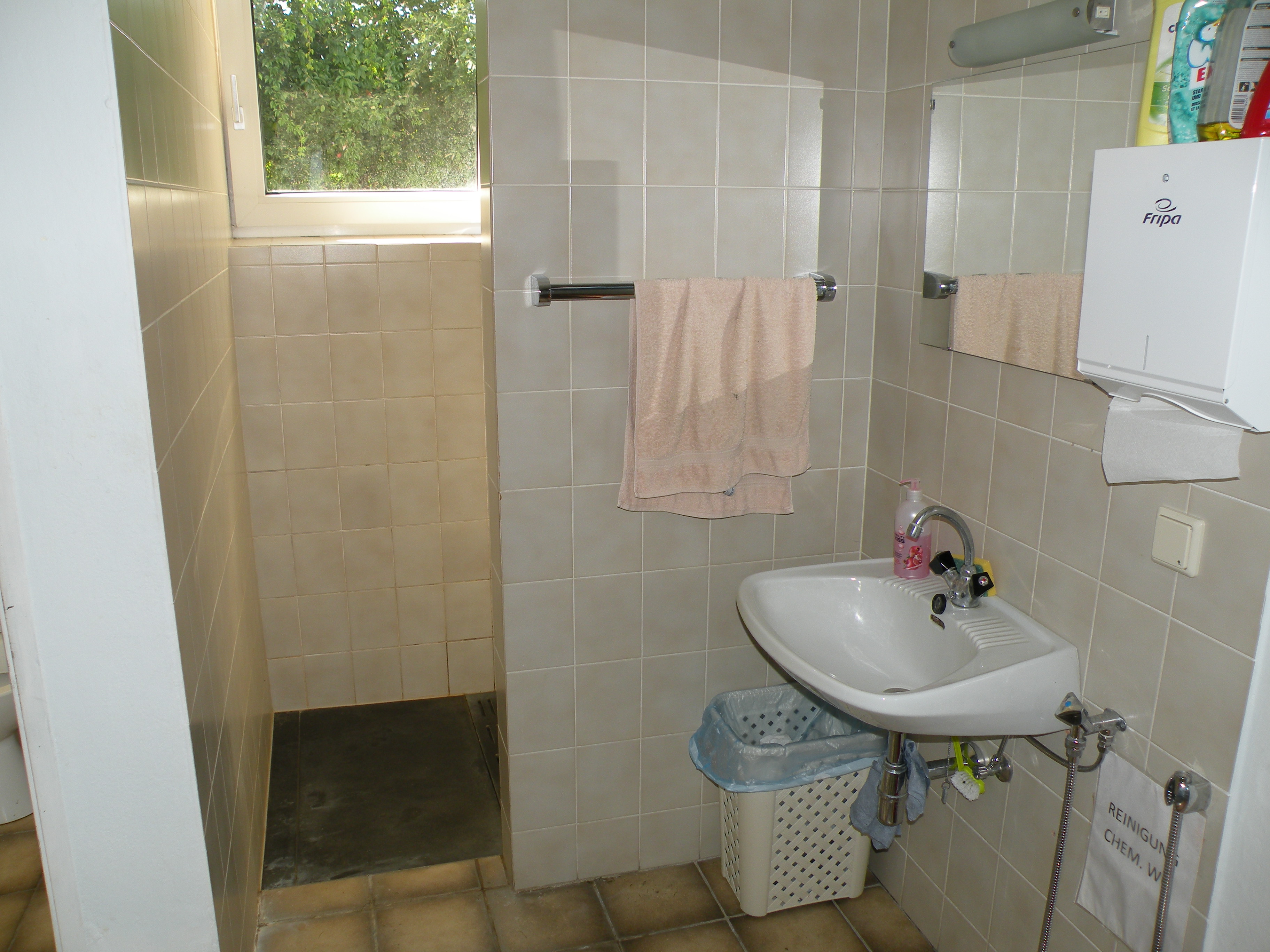 Wohnmobilstellplatz: Dusche - Kleinstcampingplatz Bad Schallerbach