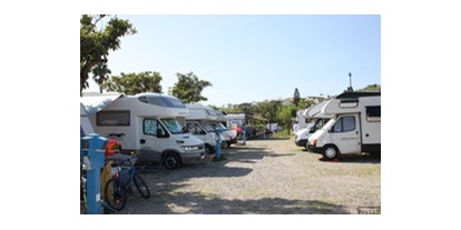 Motorhome parking space - S. Alessio Siculo - http://www.holidaysun.it/deu/ - Holiday Sun