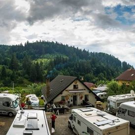 Wohnmobilstellplatz: Parking Alpin Ranch