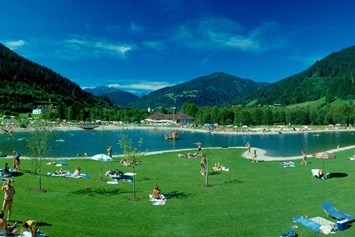 Wohnmobilstellplatz: Badesee Eben
Für unsere Campinggäste freier, eigener 
Zugang - Stellplatz See-Camping Eben