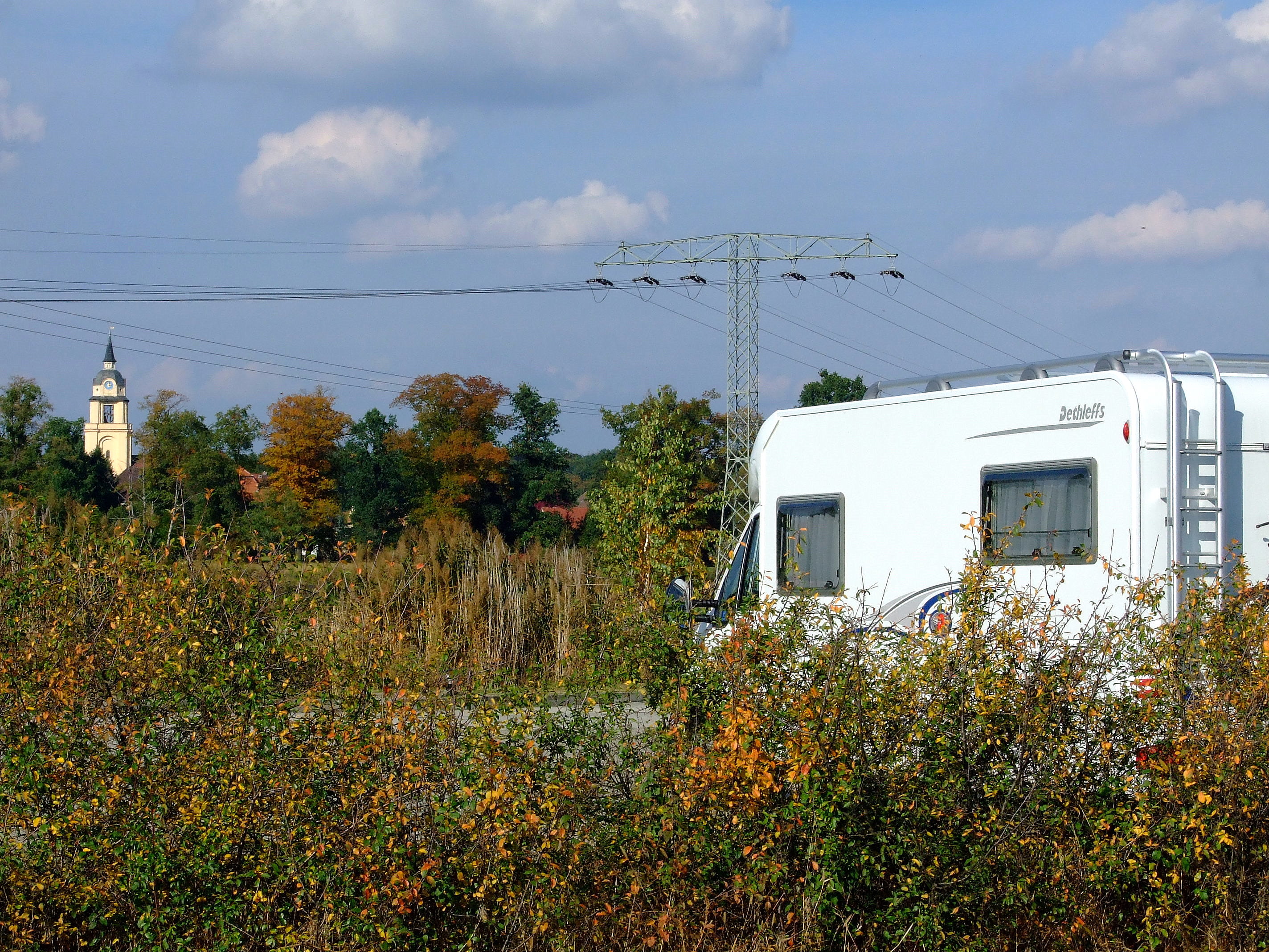 Reisemobilstellplatz - Art des Stellplatz: ausgewiesener Parkplatz - Burg (Spreewald) - Kirche - Stellplatz Q1 Rasthof ­Altdöbern